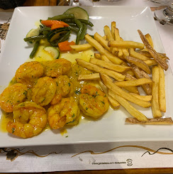 Crevettes à l'ail et frites maison